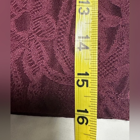 Elegant Lace look Pencil Skirt - Picture 6 of 6